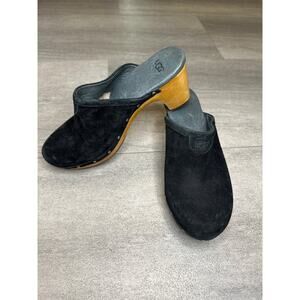 UGG Women's ABBIE CLOG 5772, 1828 (Sheep Skin, Stud Detail Wooden Heel) Size 7